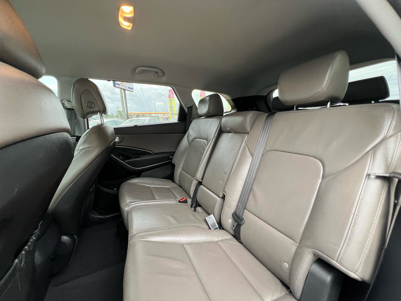 Used 2017 Hyundai Santa Fe SE w/ SE Premium Package 02 FWD image 23