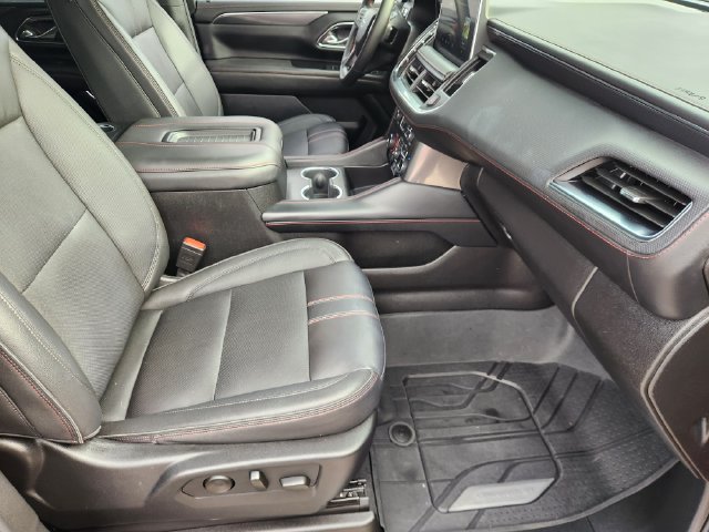 Used 2024 Chevrolet Suburban RST w/ Luxury Package RWD image 14
