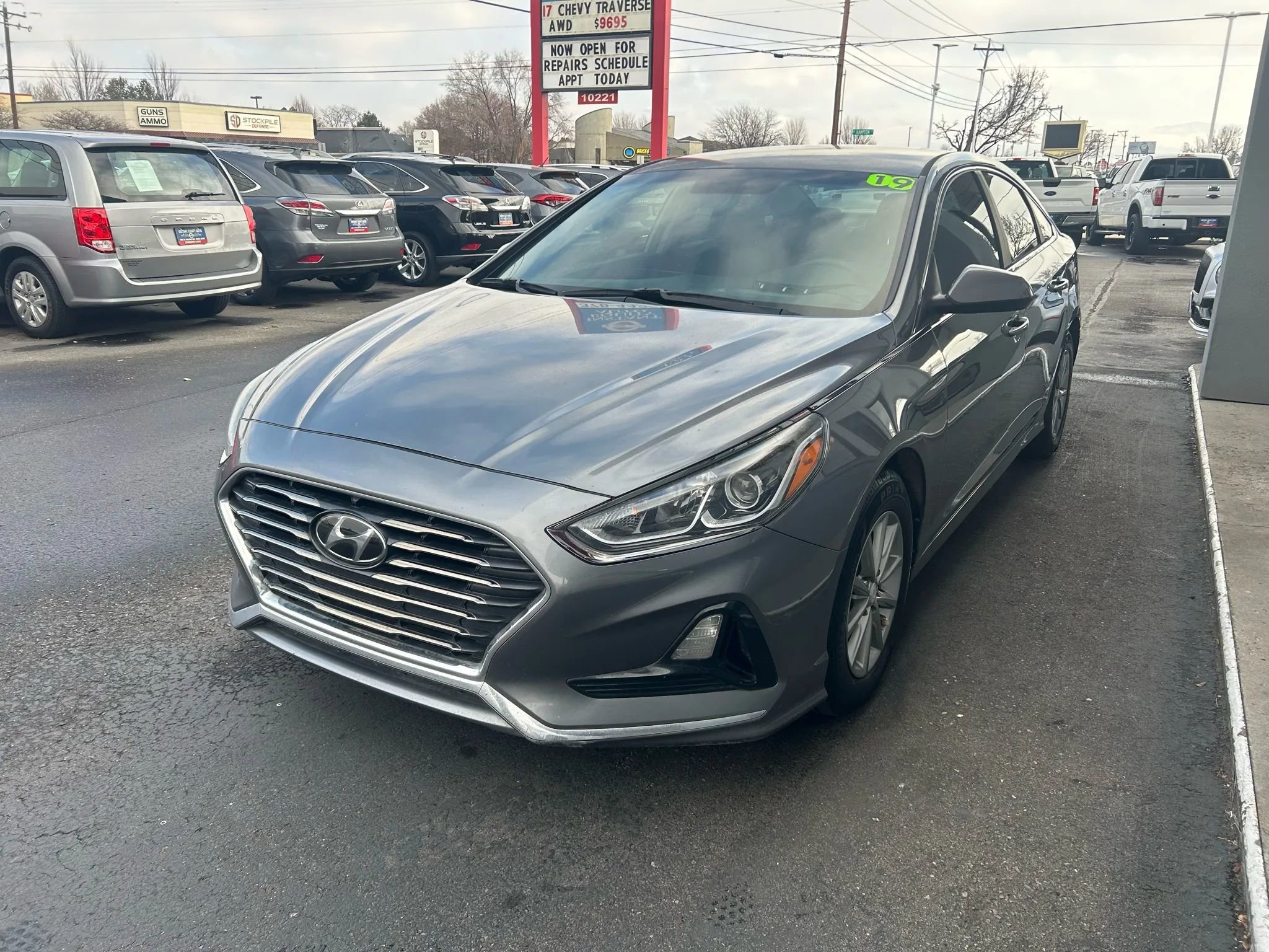 Used 2019 Hyundai Sonata SE image 2