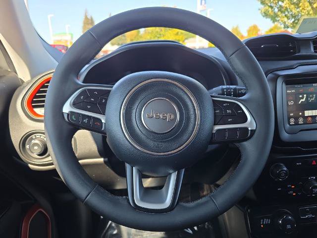 Used 2020 Jeep Renegade Latitude AWD/4WD image 19