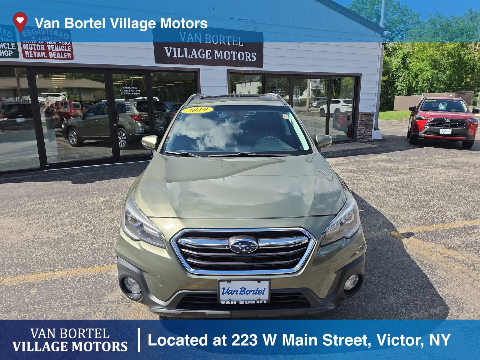 Used 2019 Subaru Outback 3.6R Touring AWD/4WD image 2