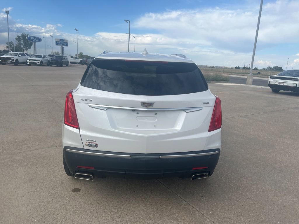 Used 2019 Cadillac XT5 Premium Luxury AWD/4WD image 4