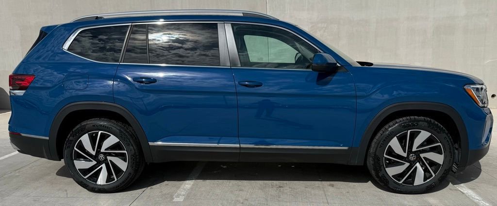 Certified 2025 Volkswagen Atlas SEL image 3