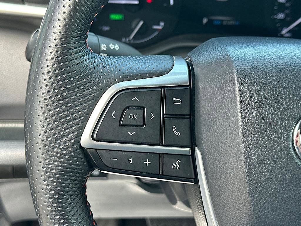 Certified 2022 Toyota Sienna XSE w/ XSE Plus Package image 20