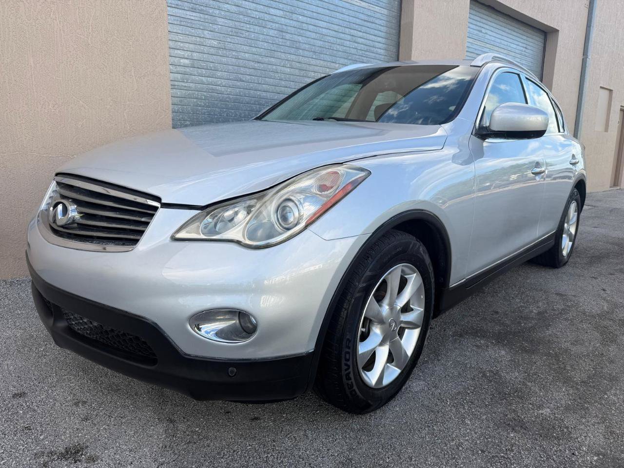 Used 2010 INFINITI EX35 Journey RWD image 4