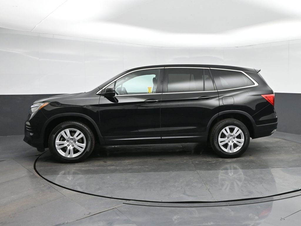 Used 2017 Honda Pilot LX image 4