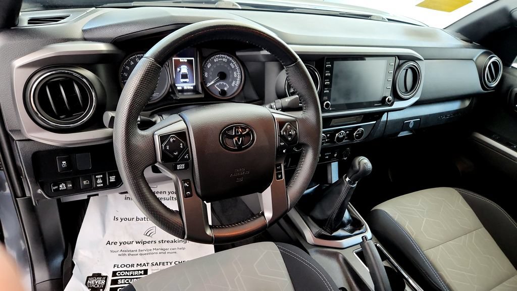 Used 2021 Toyota Tacoma TRD Off-Road w/ Technology Package AWD/4WD image 23