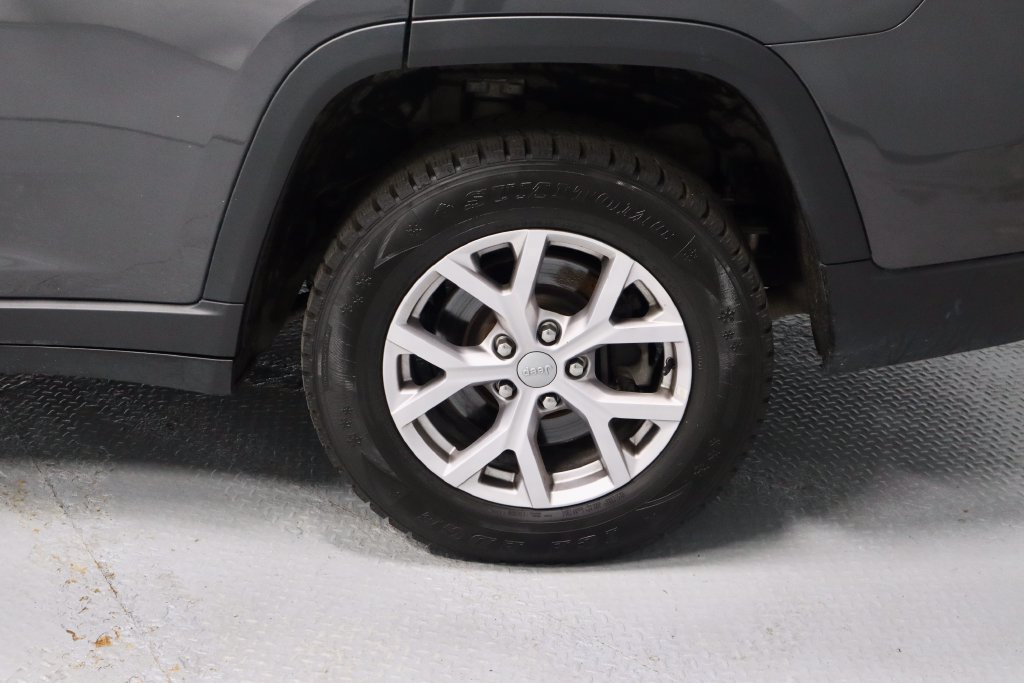 Used 2022 Jeep Grand Cherokee L Limited w/ Luxury Tech Group II AWD/4WD image 19