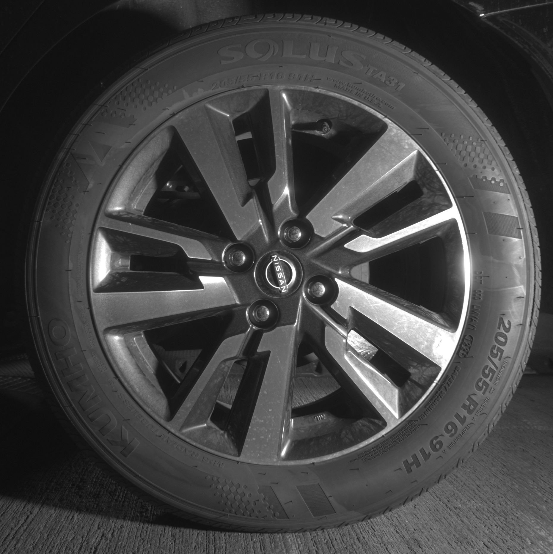 Used 2025 Nissan Versa SV FWD image 14