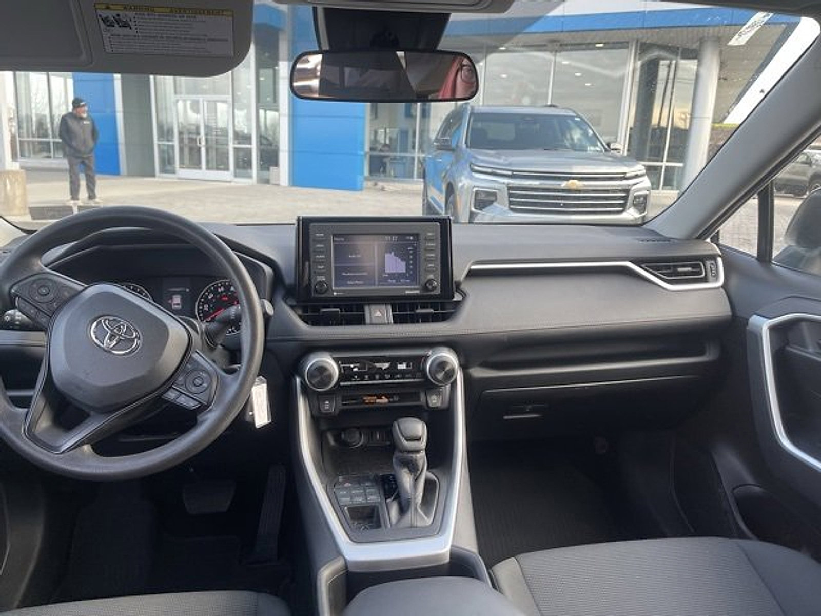 Used 2022 Toyota RAV4 LE image 17