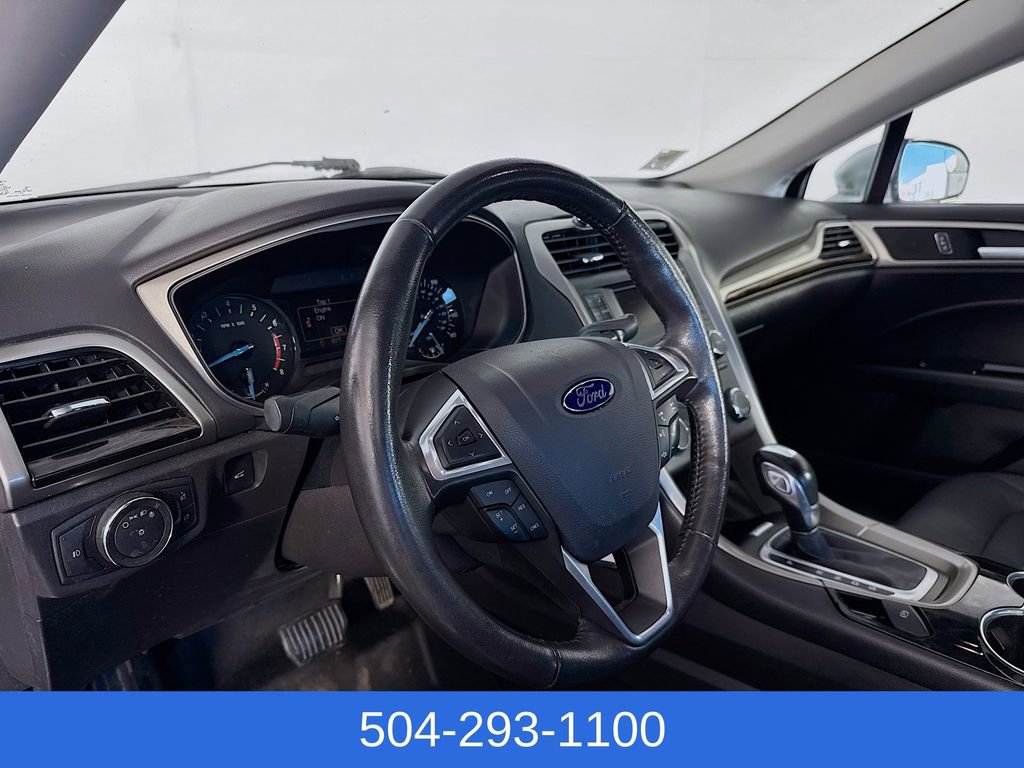 Used 2016 Ford Fusion SE w/ Equipment Group 202A image 9