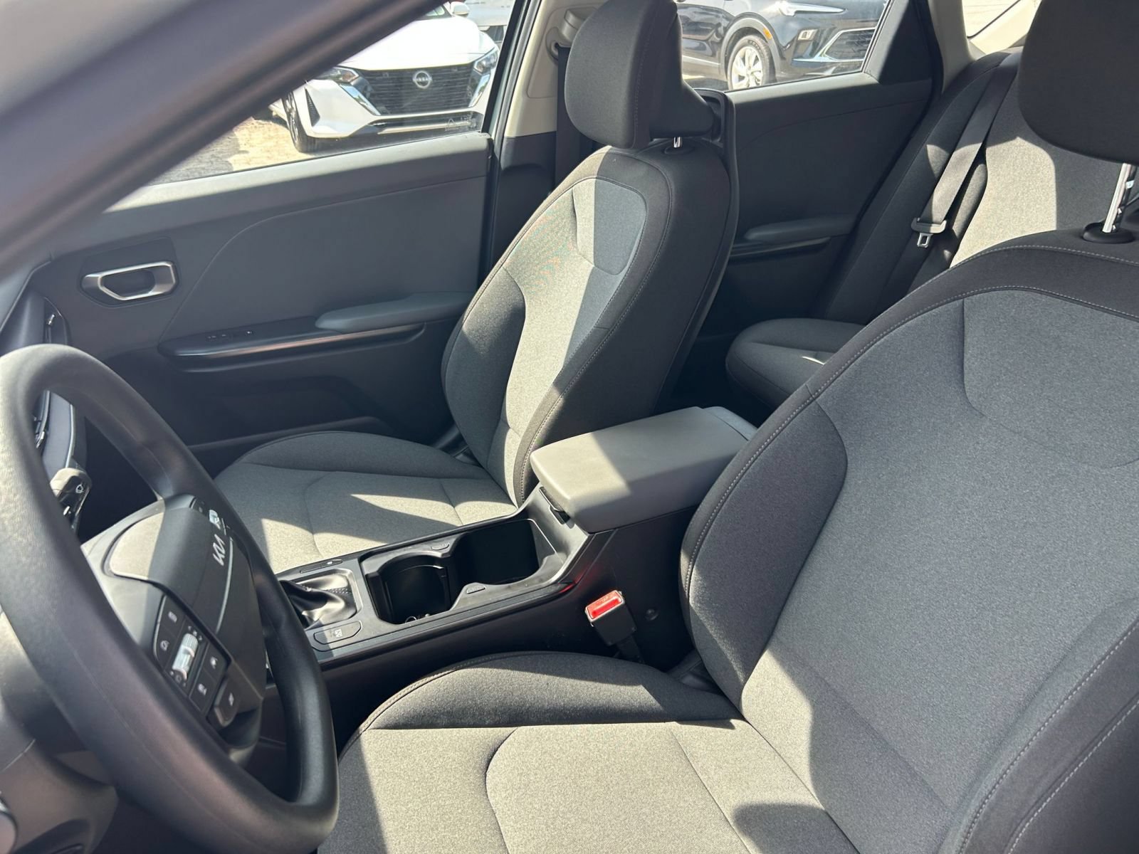 Used 2025 Kia K4 FWD image 31