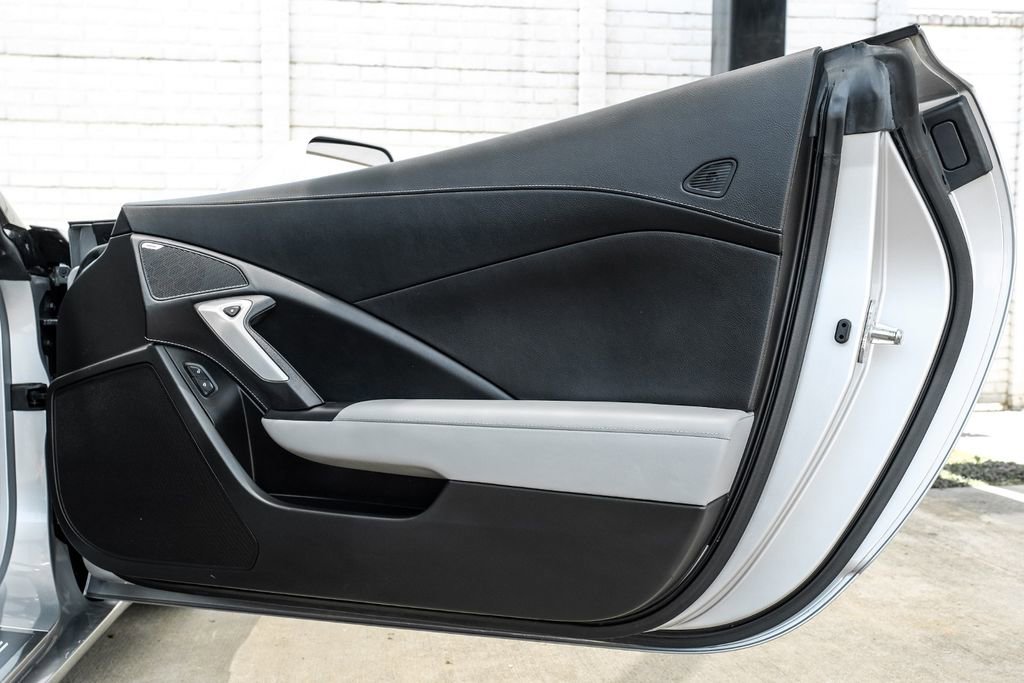 Used 2017 Chevrolet Corvette Stingray Coupe RWD image 48