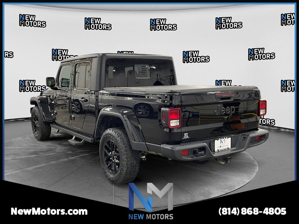 Used 2023 Jeep Gladiator Sport AWD/4WD image 3