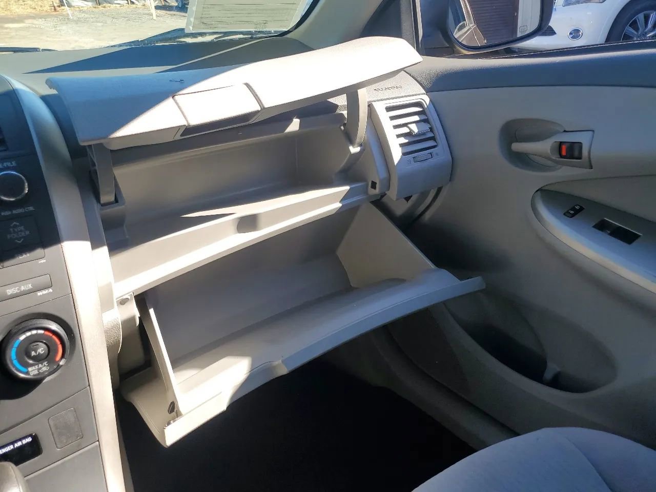 Used 2010 Toyota Corolla LE image 31