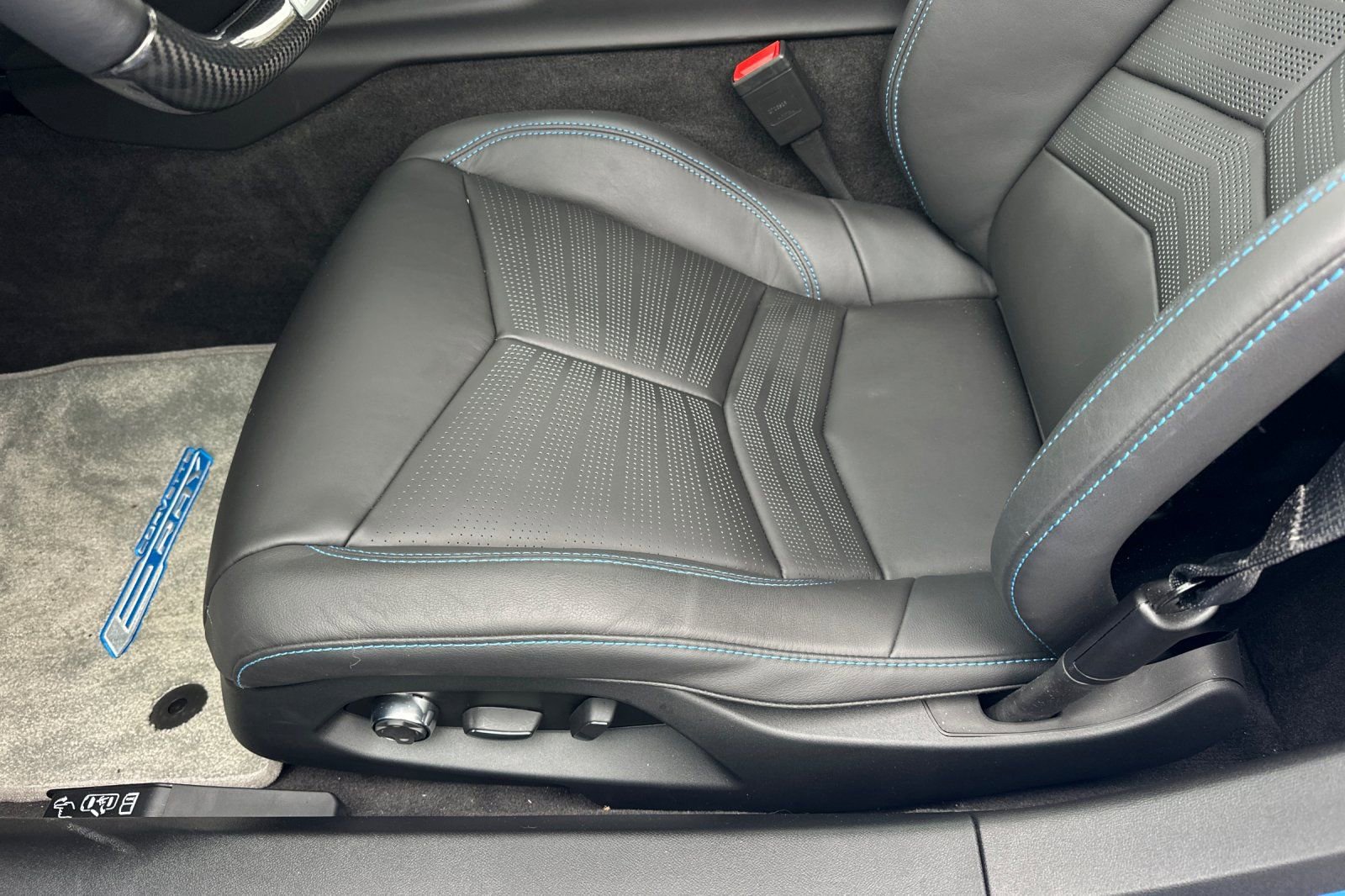 Used 2025 Chevrolet Corvette E-Ray AWD/4WD image 13