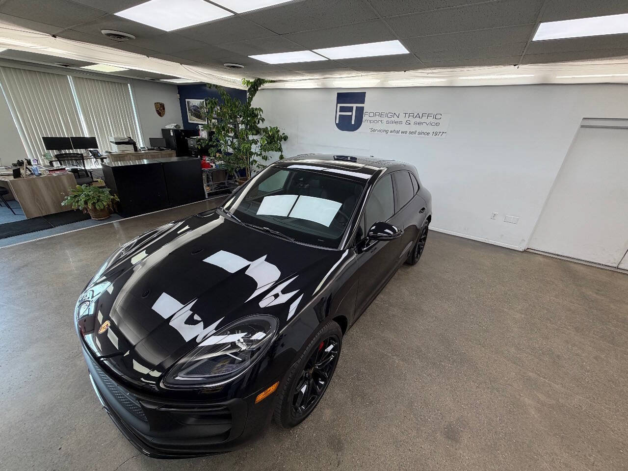 Used 2025 Porsche Macan GTS w/ Premium Package Plus (PU3) AWD/4WD image 39
