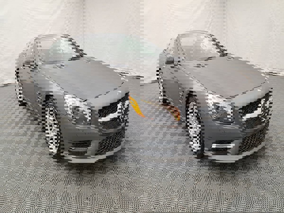 Used 2016 Mercedes-Benz SL 550 image 2