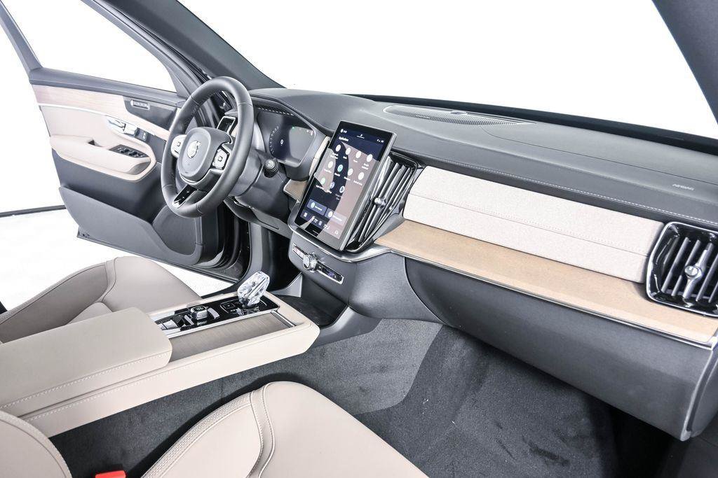 New 2026 Volvo XC90 B6 Plus w/ Protection Package Premier AWD/4WD image 24