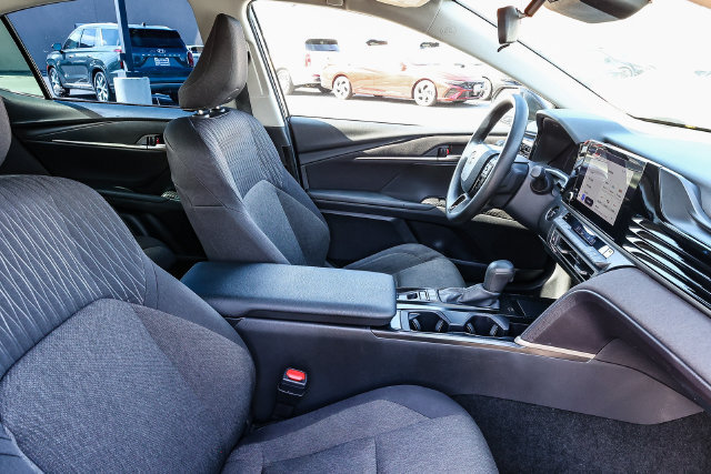 Used 2025 Toyota Camry LE FWD image 19