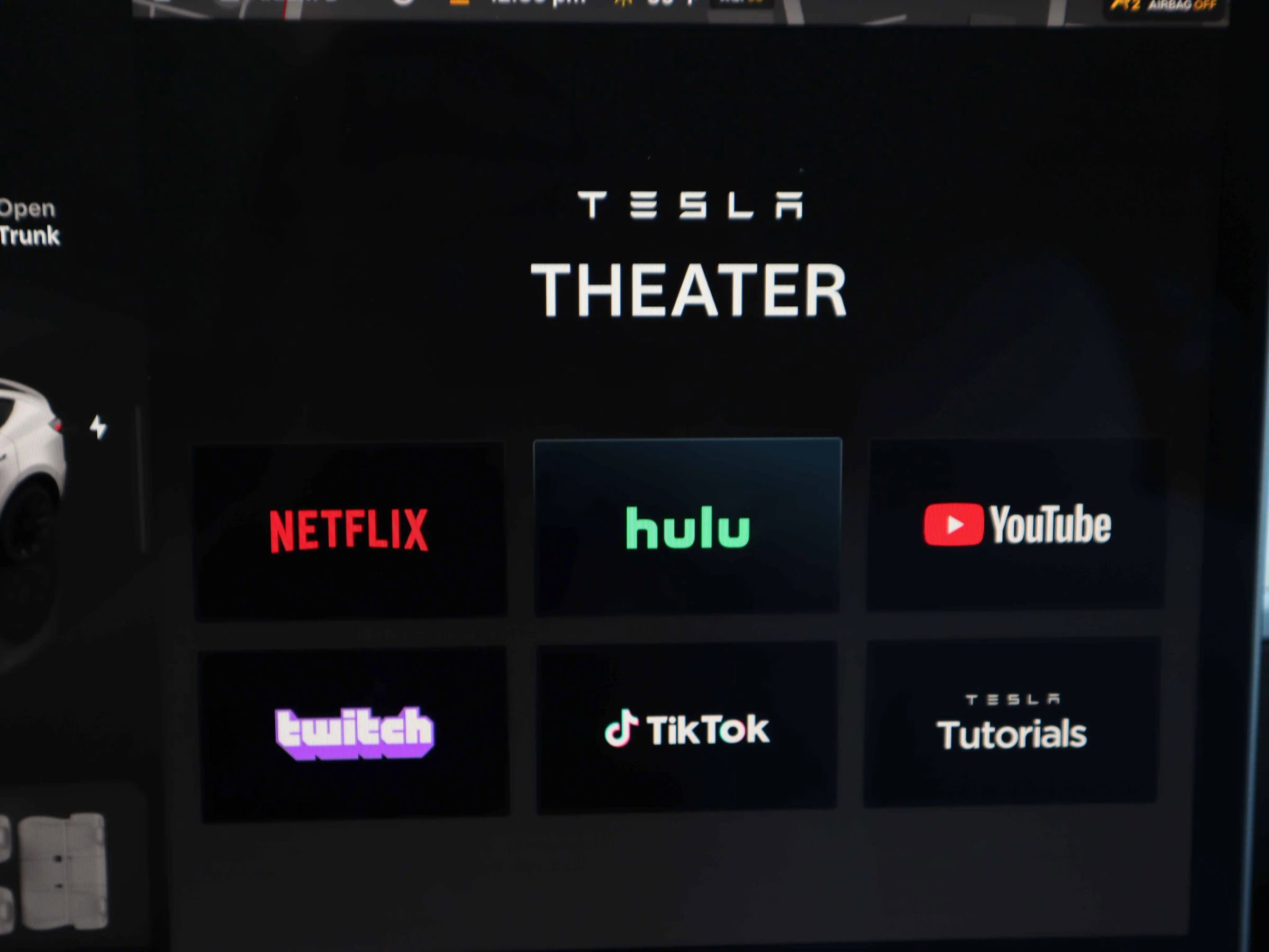 Used 2022 Tesla Model Y Long Range image 18