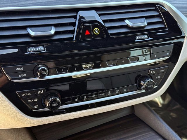 Certified 2022 BMW 530i 530i w/ Executive Package image 23