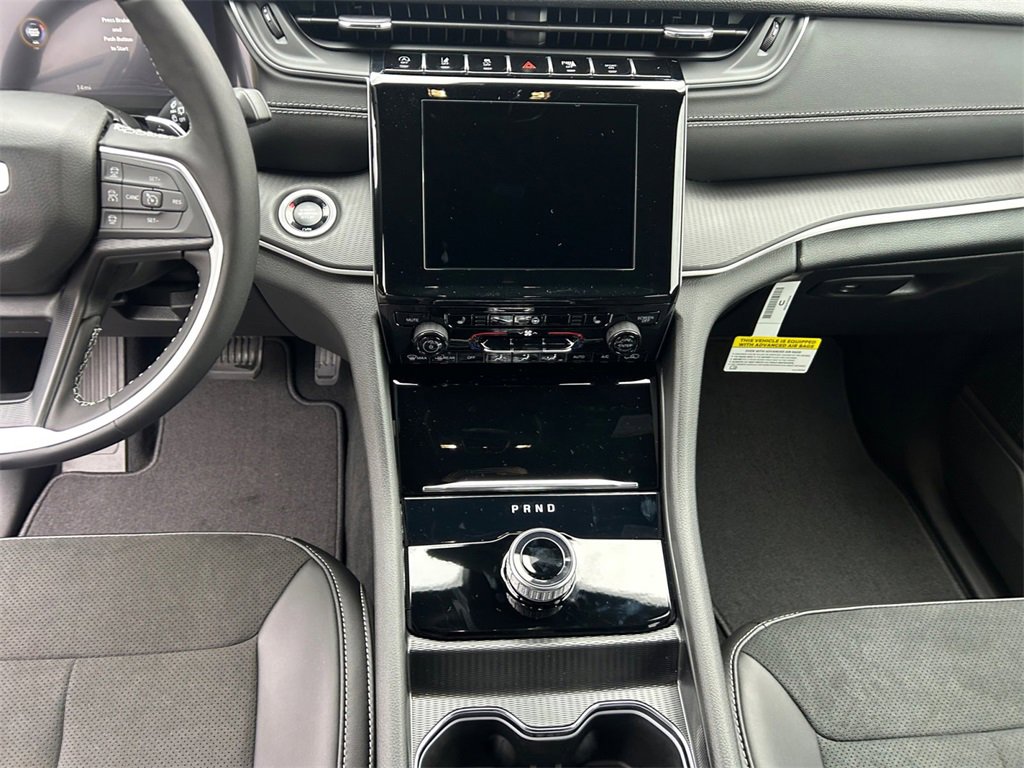 New 2025 Jeep Grand Cherokee 4WD image 15