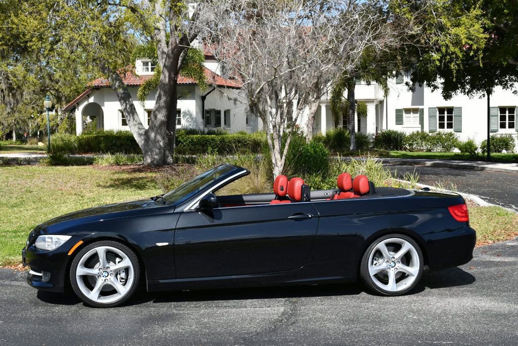 Used 2011 BMW 335i Convertible image 30