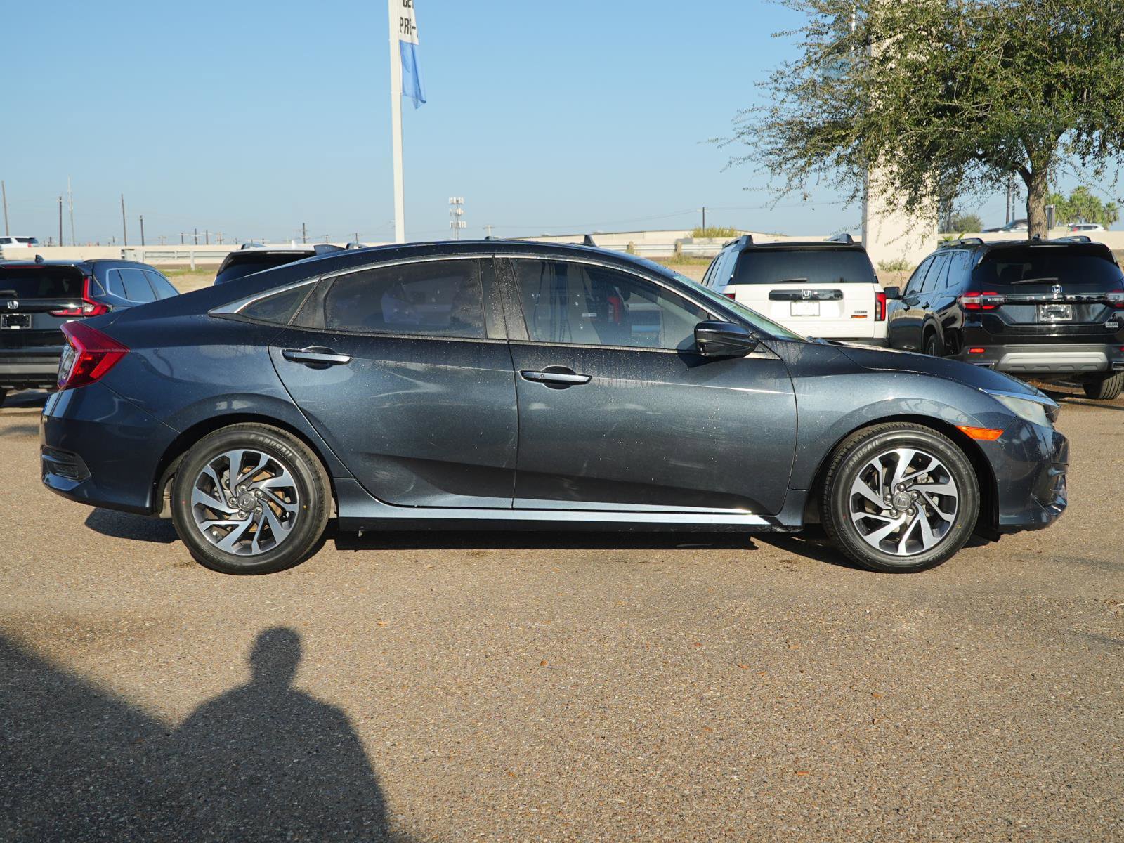 Used 2018 Honda Civic EX image 4