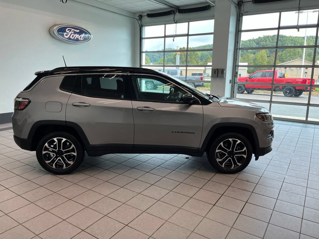 Used 2023 Jeep Compass Limited AWD/4WD image 24