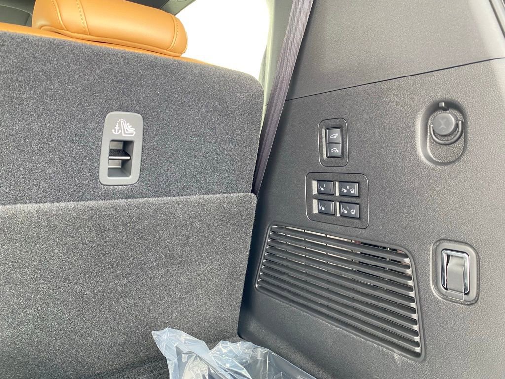 New 2025 Nissan Armada Platinum Reserve image 39