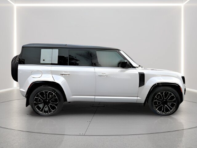 New 2026 Land Rover Defender 110 OCTA AWD/4WD image 46