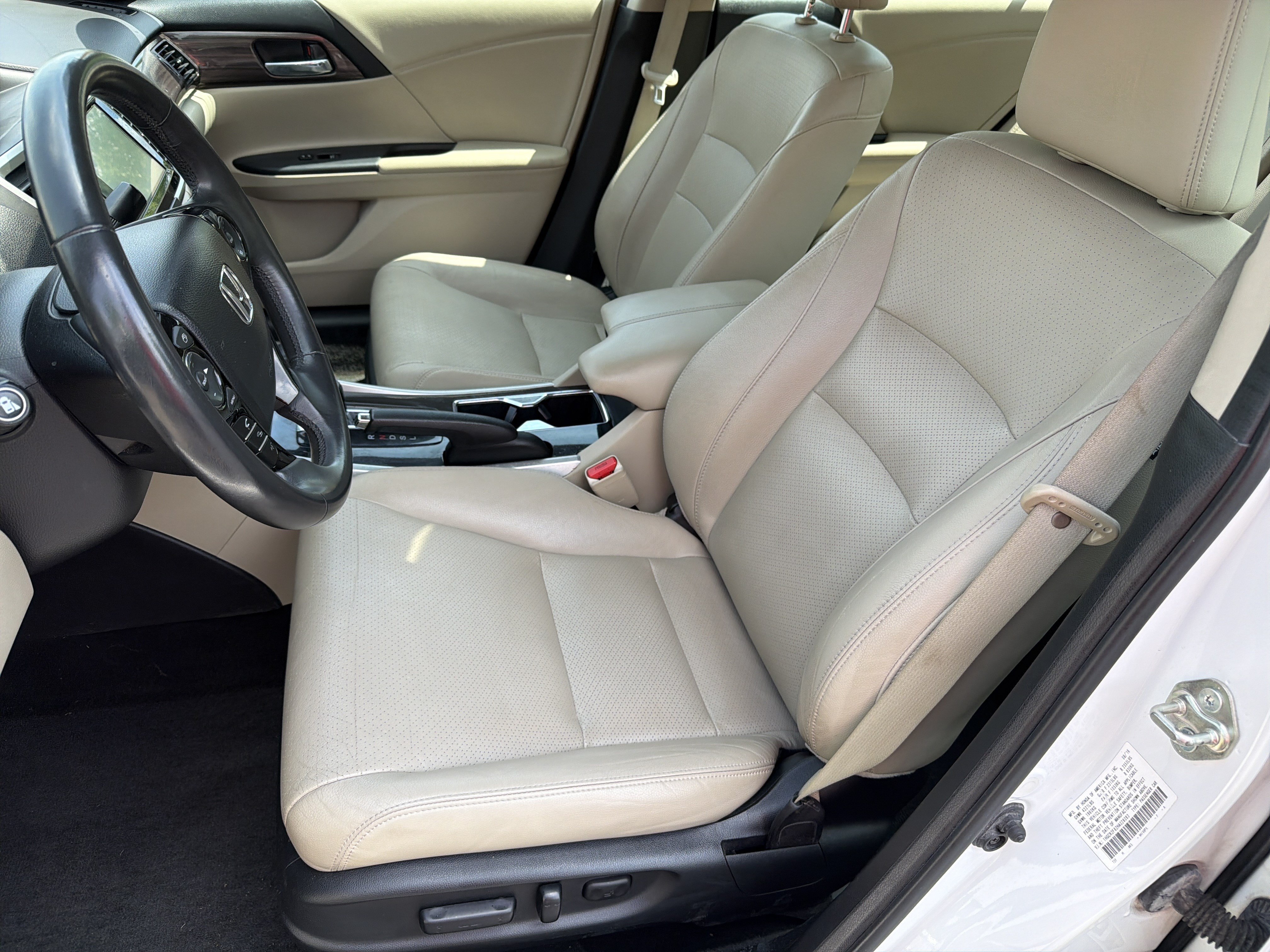 Used 2017 Honda Accord EX-L image 16