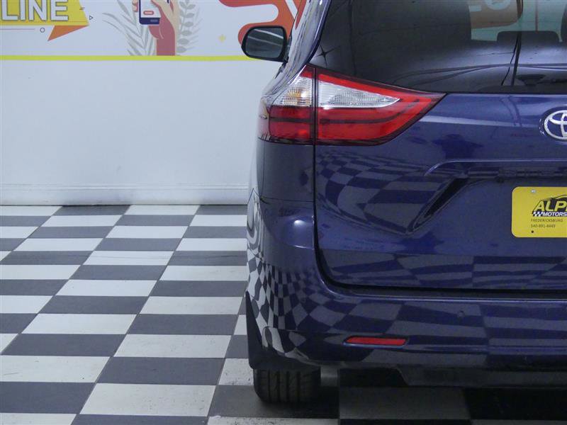 Used 2019 Toyota Sienna XLE w/ XLE Navigation Package image 29