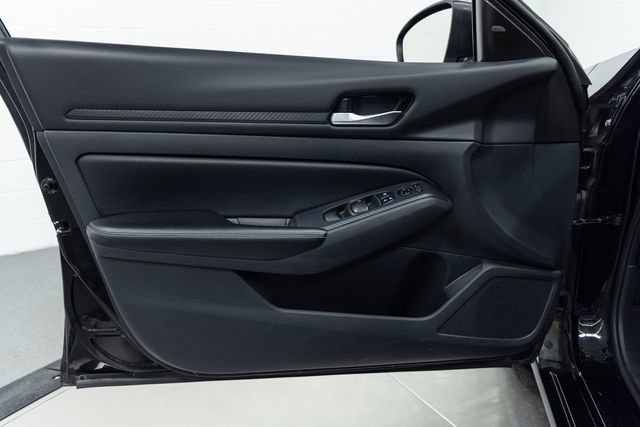 Used 2024 Nissan Altima 2.5 SV image 11