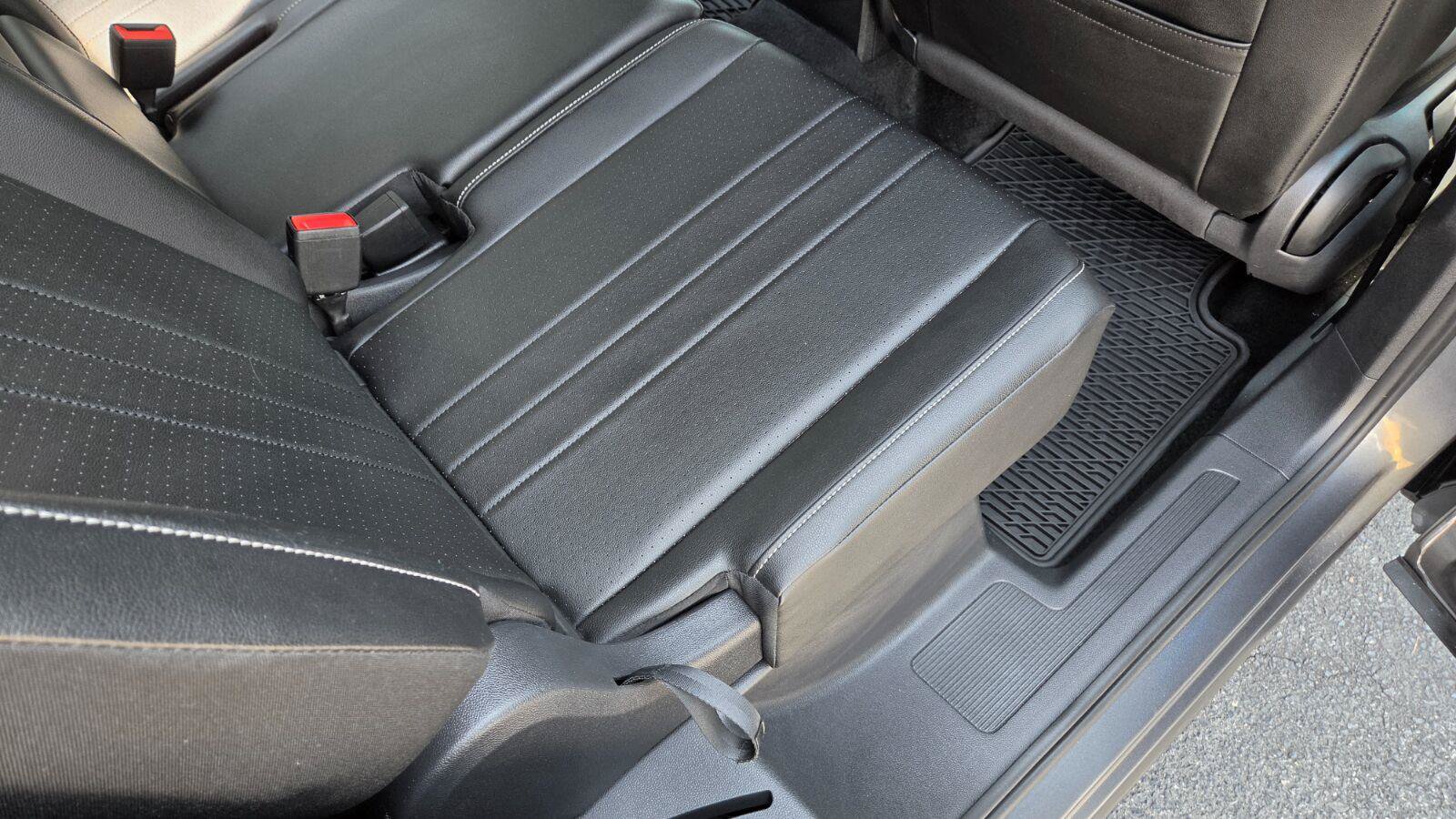 Certified 2024 Volkswagen Tiguan SE R-Line FWD image 54
