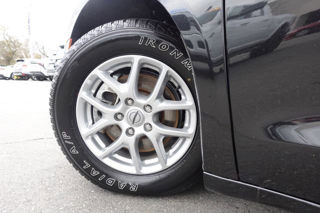 Used 2022 Chrysler Pacifica Touring-L image 11