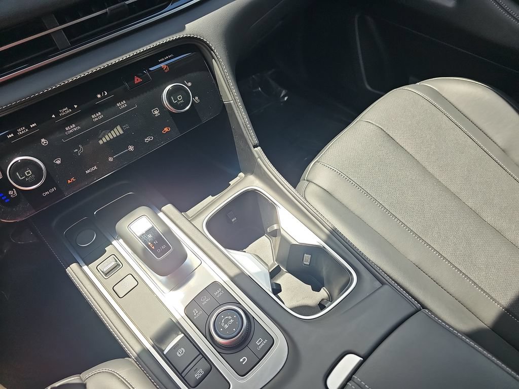 Used 2025 INFINITI QX60 Luxe AWD/4WD image 25