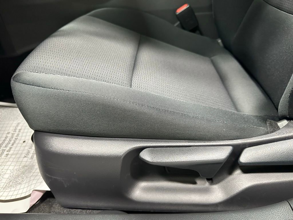 Used 2025 Toyota Prius LE FWD image 12