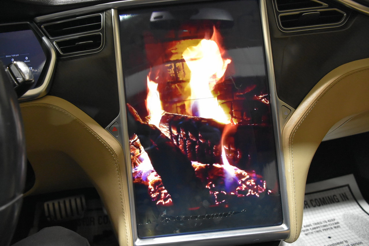 Used 2013 Tesla Model S Performance image 17