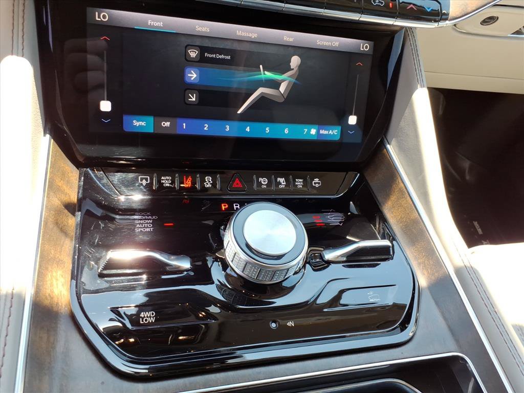 Used 2022 Jeep Grand Wagoneer Series II AWD/4WD image 17
