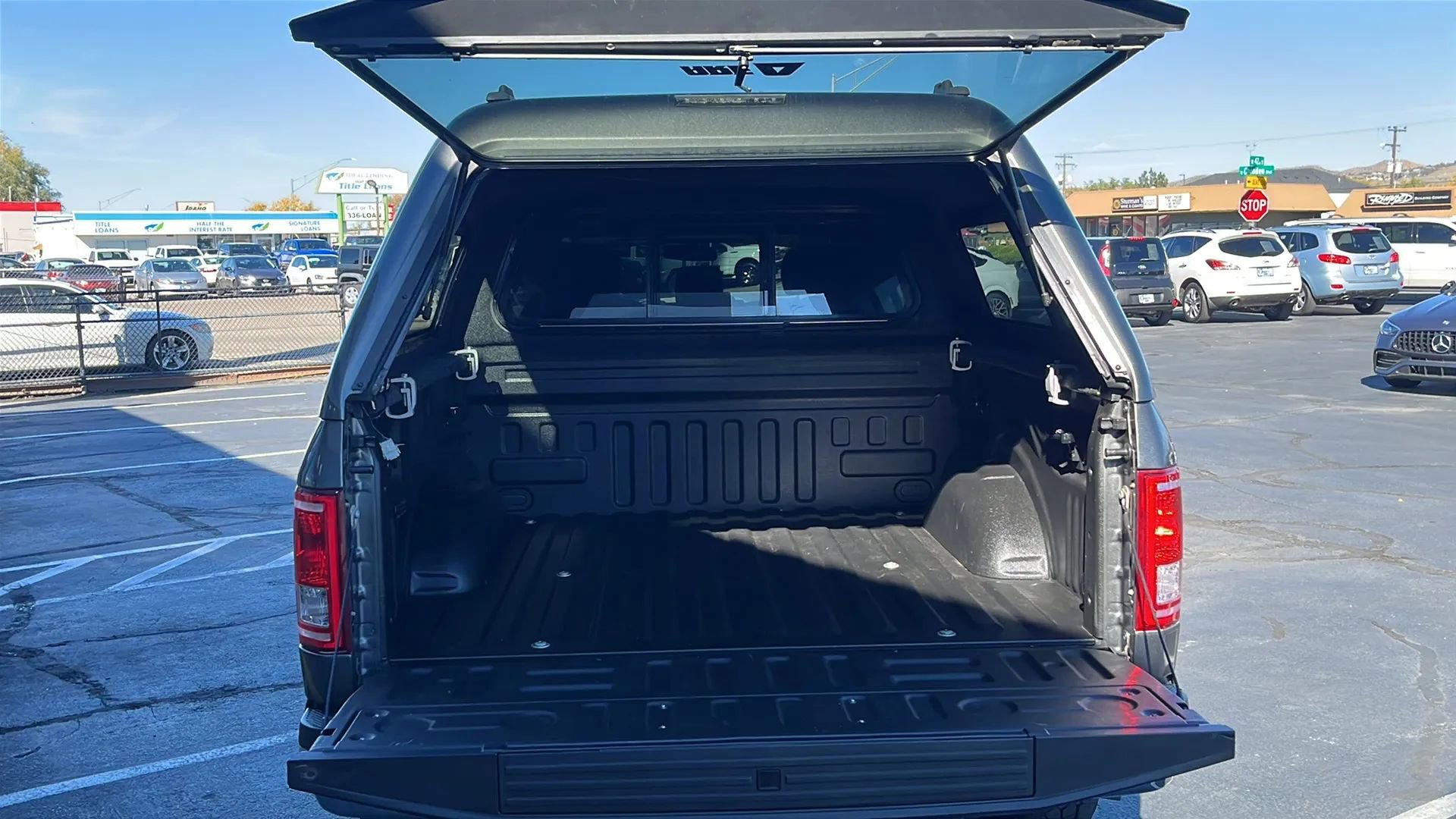 Used 2017 Ford F150 XLT w/ Equipment Group 302A Luxury image 5