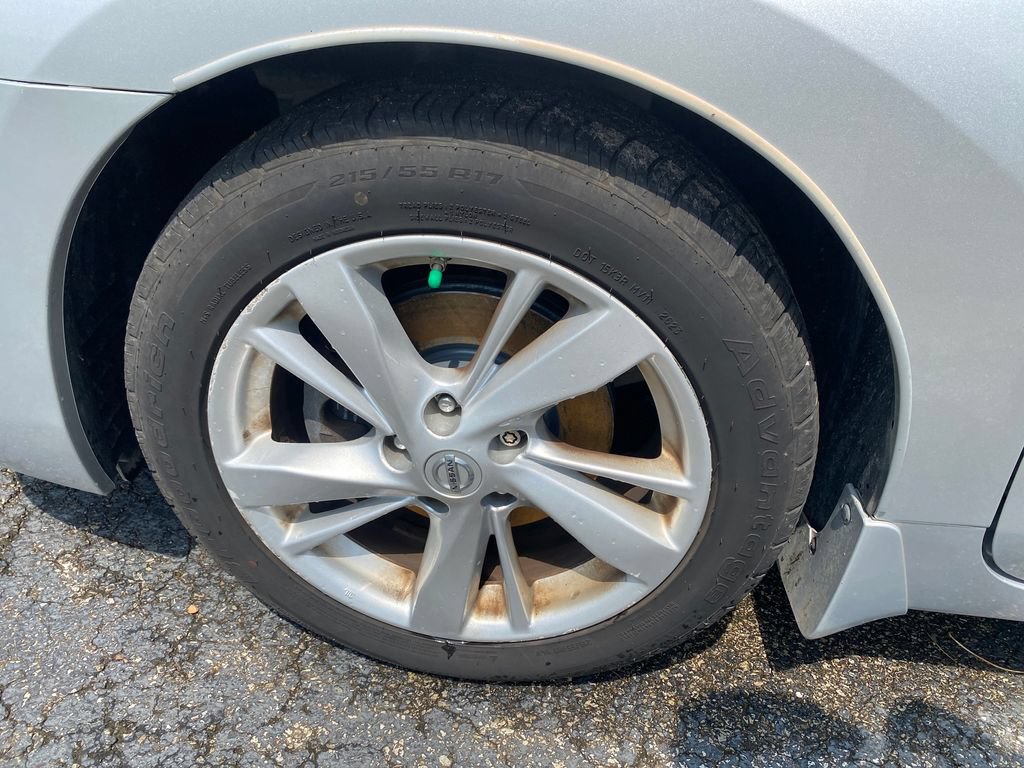Used 2015 Nissan Altima 2.5 SV w/ Convenience Package FWD image 16