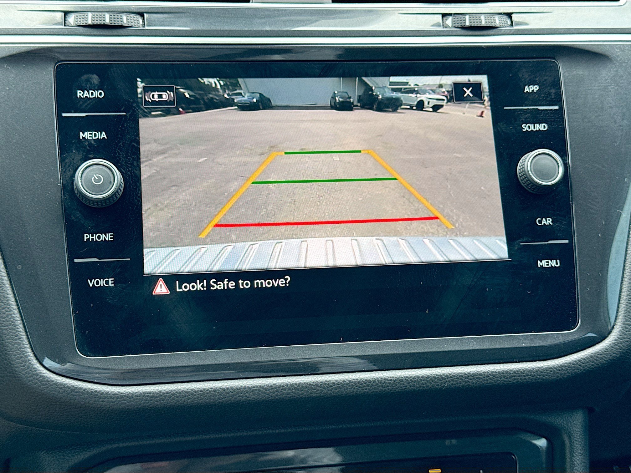 Used 2024 Volkswagen Tiguan SE FWD image 34