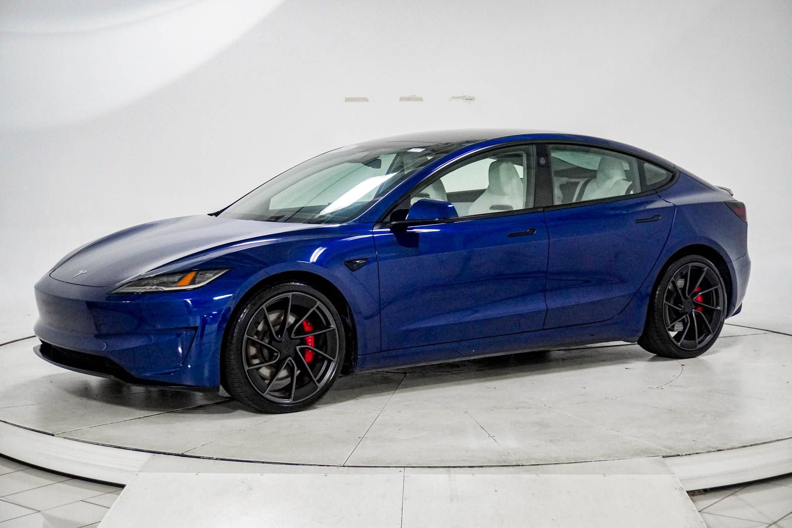Used 2025 Tesla Model 3 Performance AWD/4WD image 3