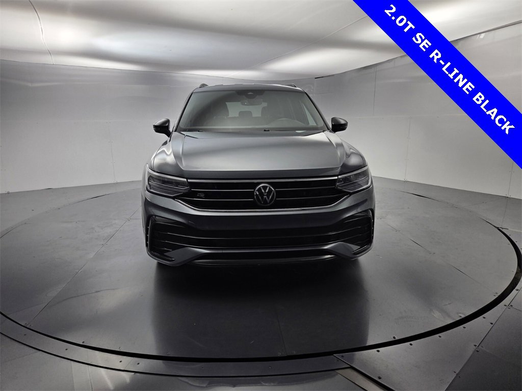 Used 2022 Volkswagen Tiguan SE R-Line image 3