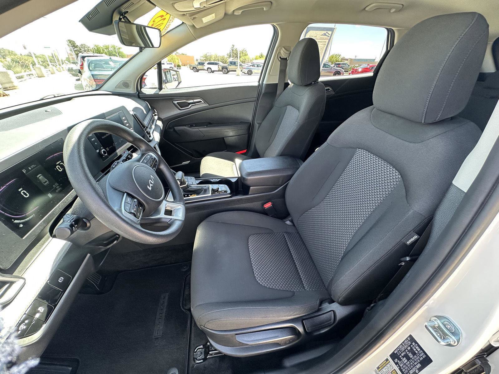 Used 2025 Kia Sportage LX FWD image 15