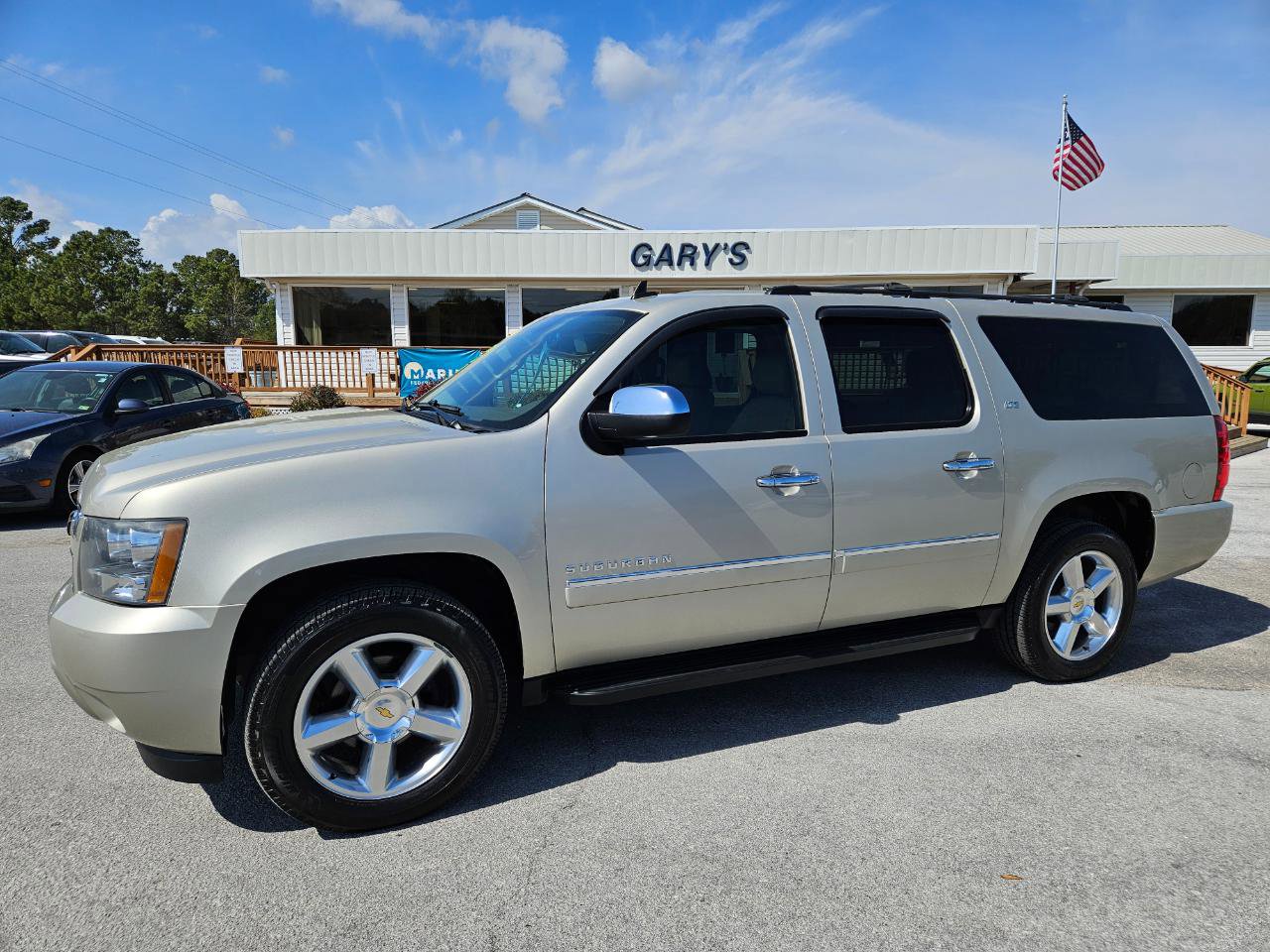 Used 2013 Chevrolet Suburban LTZ AWD/4WD image 2