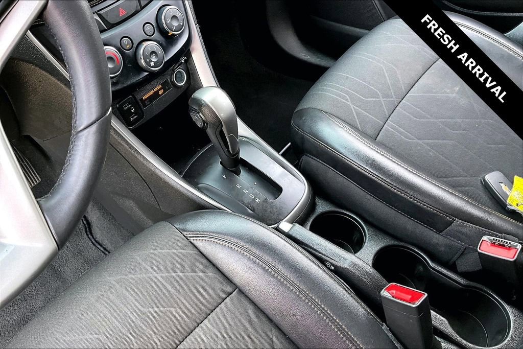 Used 2020 Chevrolet Trax LT w/ LT Convenience Package image 16