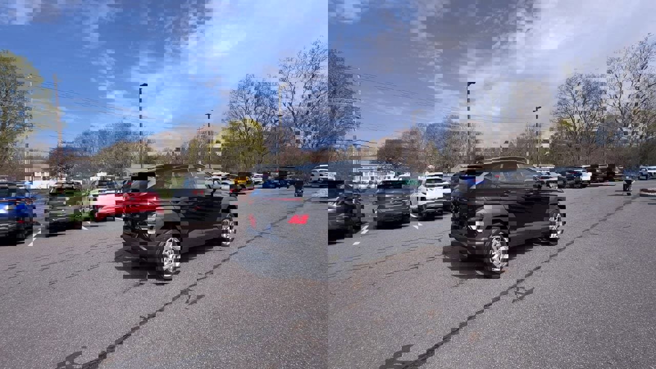 Certified 2025 Hyundai Kona SE image 7